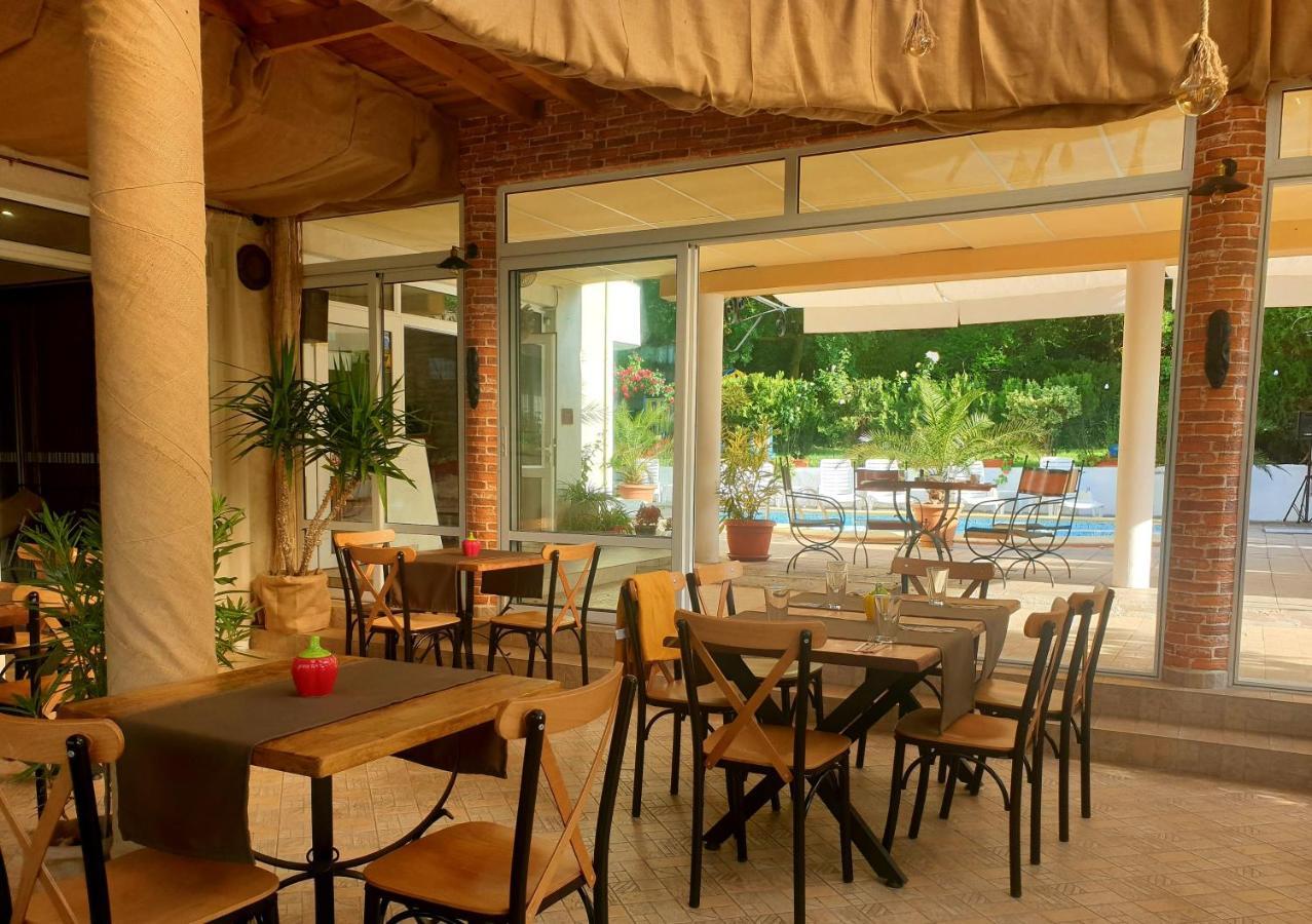Hotel Feniks Лозенец Экстерьер фото