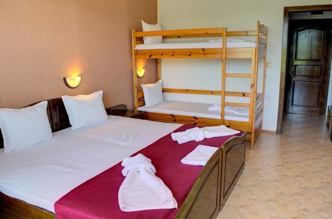 Hotel Feniks Лозенец Экстерьер фото