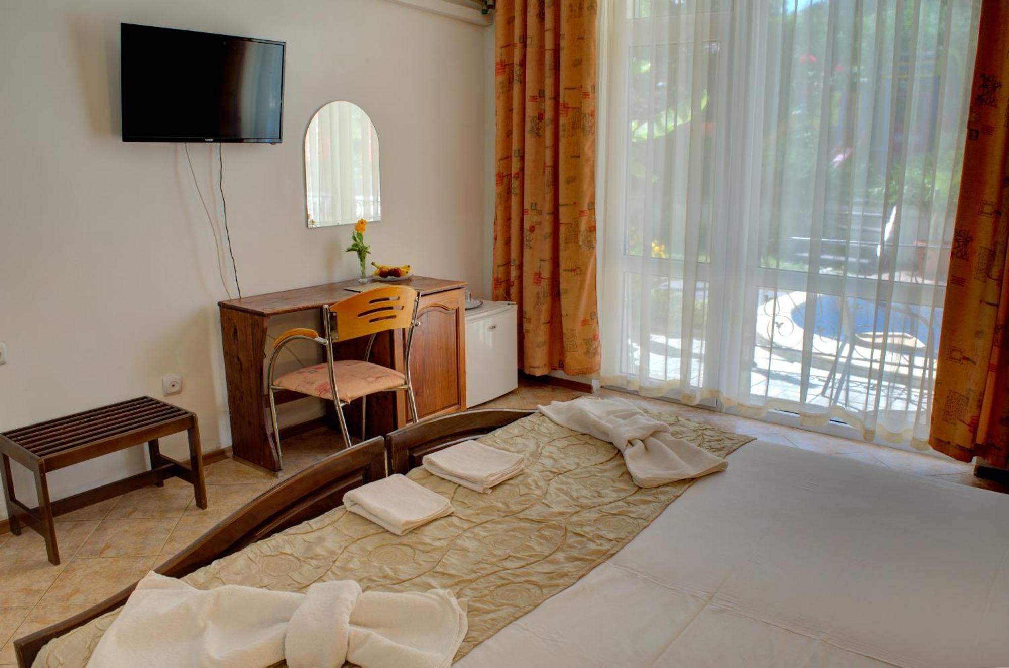 Hotel Feniks Лозенец Экстерьер фото